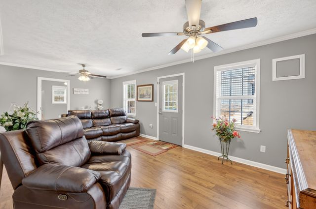 323 Buzzard Roost Rd, Chapel Hill, TN 37034