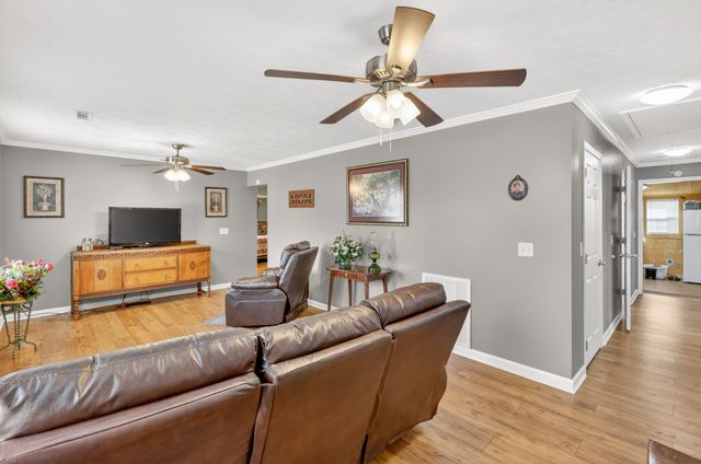 323 Buzzard Roost Rd, Chapel Hill, TN 37034