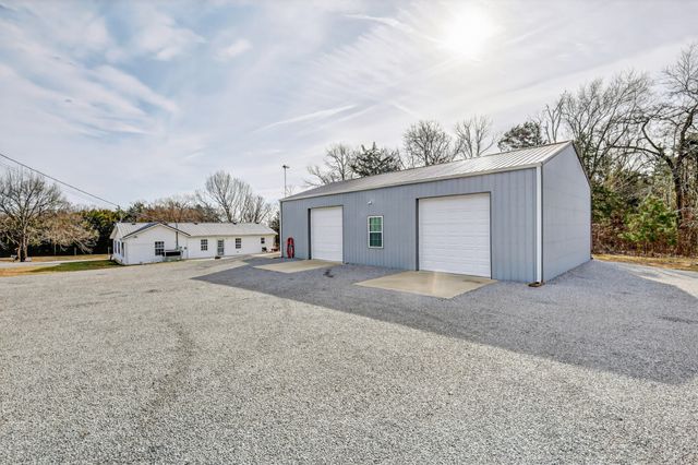 323 Buzzard Roost Rd, Chapel Hill, TN 37034