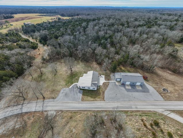 323 Buzzard Roost Rd, Chapel Hill, TN 37034