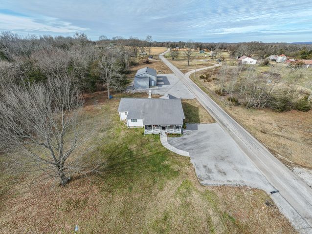 323 Buzzard Roost Rd, Chapel Hill, TN 37034