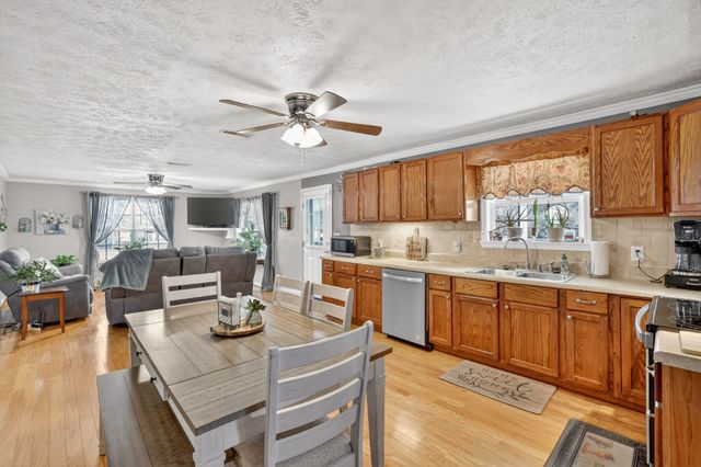 323 Buzzard Roost Rd, Chapel Hill, TN 37034