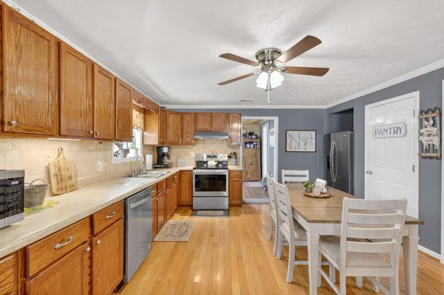 323 Buzzard Roost Rd, Chapel Hill, TN 37034