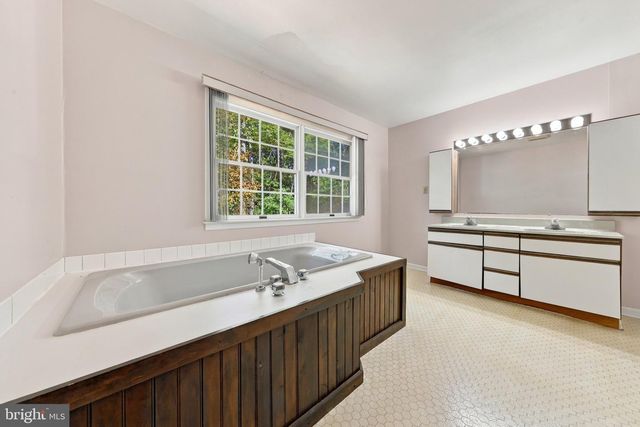 1227 KRESSON RD, Cherry Hill, NJ 08003