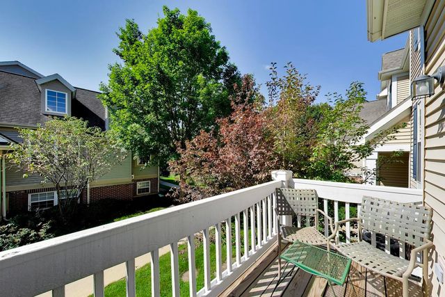 612 N Hidden Prairie Court, Palatine, IL 60067
