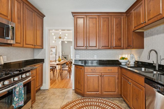 931 Iglehart Avenue, Saint Paul, MN 55104