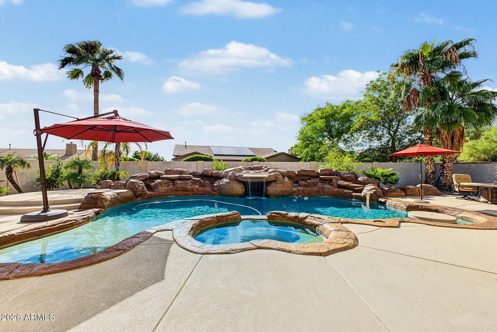 26036 N 42ND Drive, Phoenix, AZ 85083 — exterior
