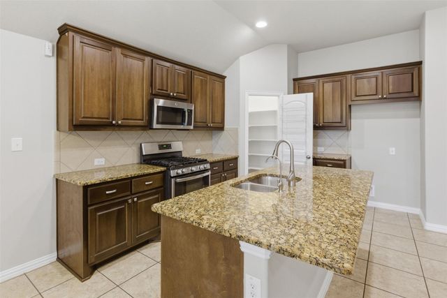 197 Patriot DR, Buda, TX 78610