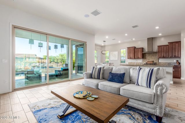 20562 W HILLCREST Boulevard, Buckeye, AZ 85396