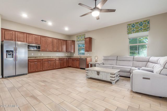 20562 W HILLCREST Boulevard, Buckeye, AZ 85396
