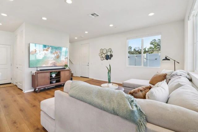 7700 Jasmine Court, Santee, CA 92071