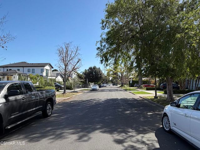 2123 Greenfield Avenue, Los Angeles, CA 90025