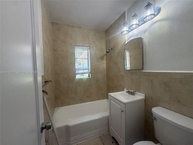 9040 SW 156th St, Palmetto Bay, FL 33157
