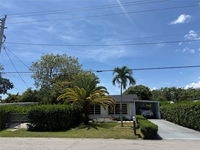 9040 SW 156th St, Palmetto Bay, FL 33157
