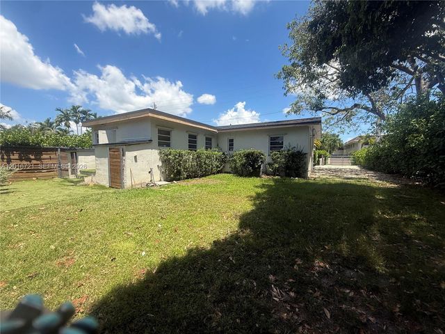 9040 SW 156th St, Palmetto Bay, FL 33157