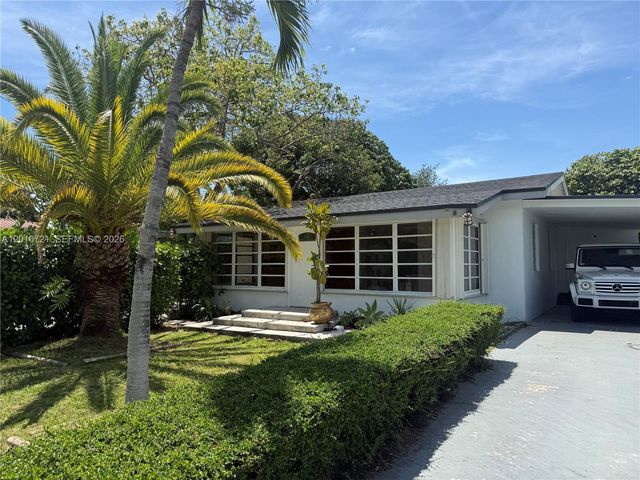 9040 SW 156th St, Palmetto Bay, FL 33157