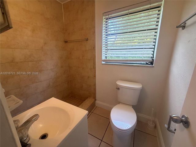 9040 SW 156th St, Palmetto Bay, FL 33157