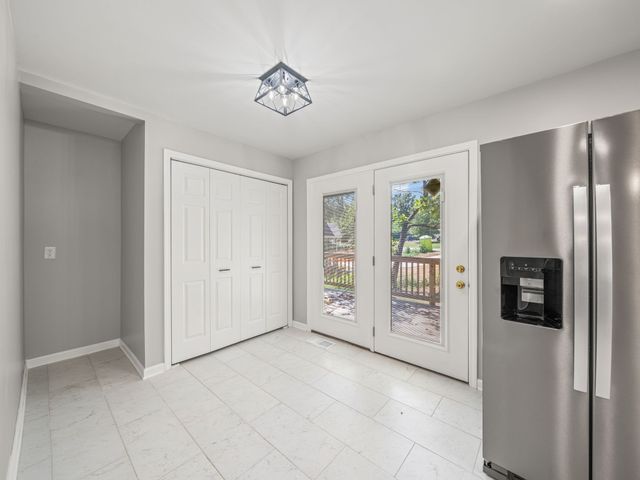 2 Charlemagne Blvd, Clarksville, TN 37042