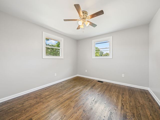 2 Charlemagne Blvd, Clarksville, TN 37042