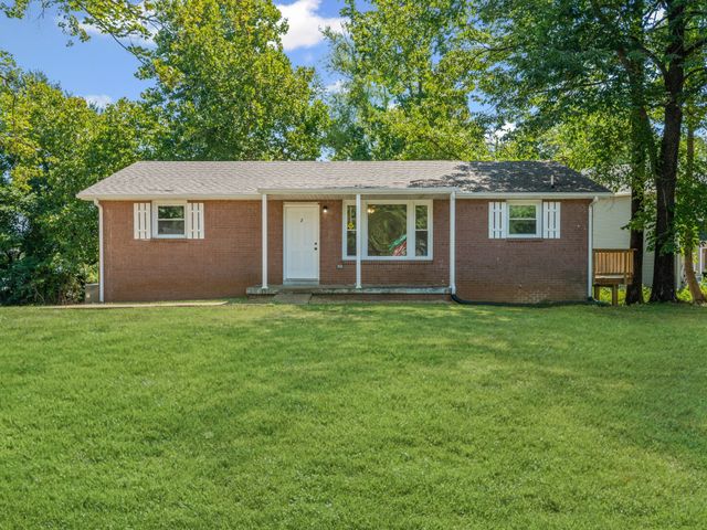 2 Charlemagne Blvd, Clarksville, TN 37042