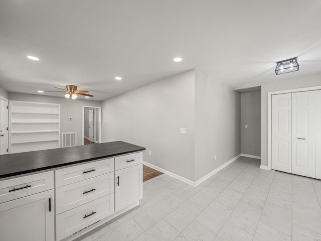 2 Charlemagne Blvd, Clarksville, TN 37042