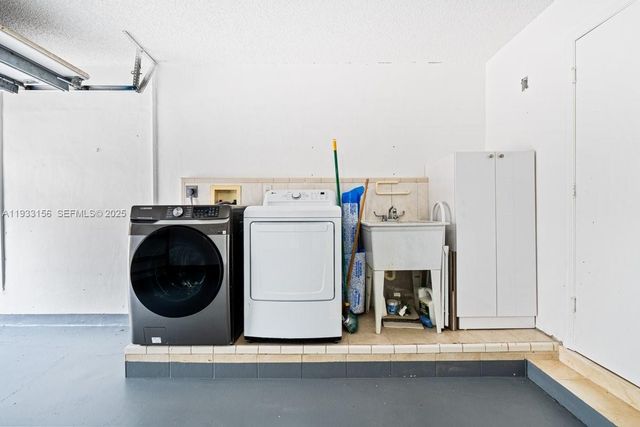 4978 SW 35th Ter, Hollywood, FL 33312