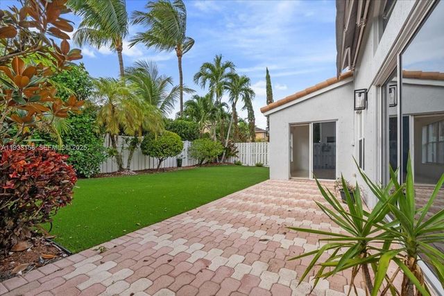 4978 SW 35th Ter, Hollywood, FL 33312