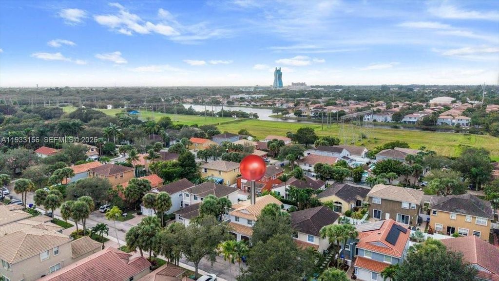 4978 SW 35th Ter, Hollywood, FL 33312