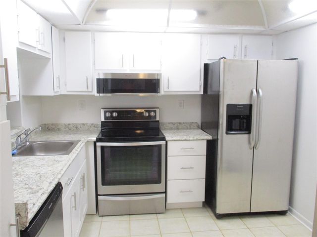 6751 N University Dr 207, Tamarac, FL 33321