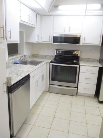 6751 N University Dr 207, Tamarac, FL 33321