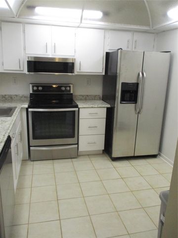 6751 N University Dr 207, Tamarac, FL 33321