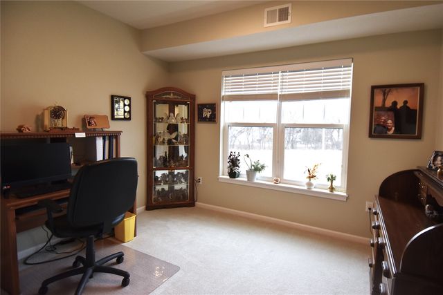 1427 34th Avenue SW 206, Altoona, IA 50009