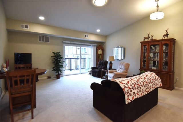 1427 34th Avenue SW 206, Altoona, IA 50009