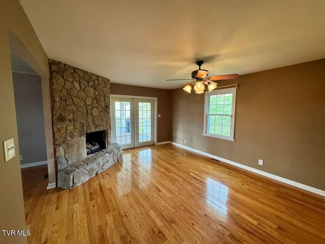 817 Midnight Drive, Chilhowie, VA 24319