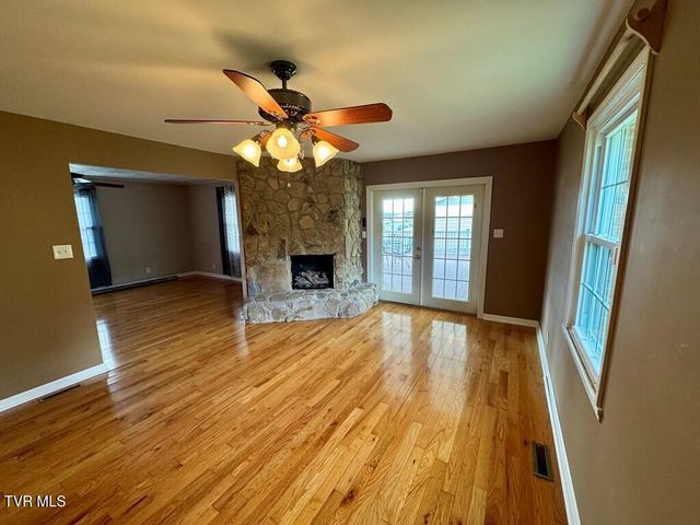 817 Midnight Drive, Chilhowie, VA 24319