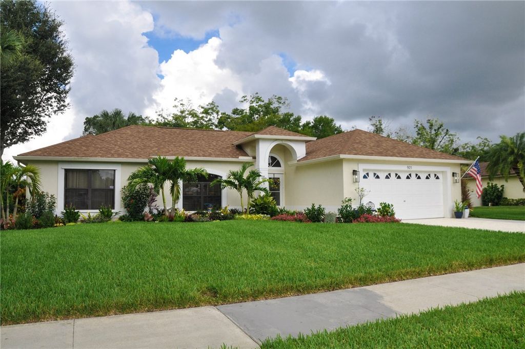 925 52nd Avenue, Vero Beach, FL 32966