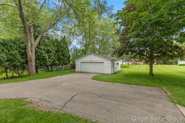 443 East Street, Coopersville City, MI 49404