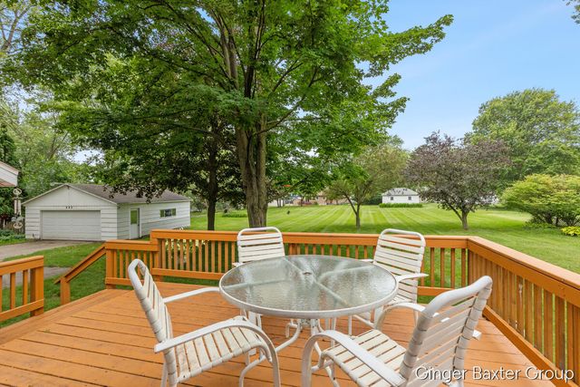 443 East Street, Coopersville City, MI 49404