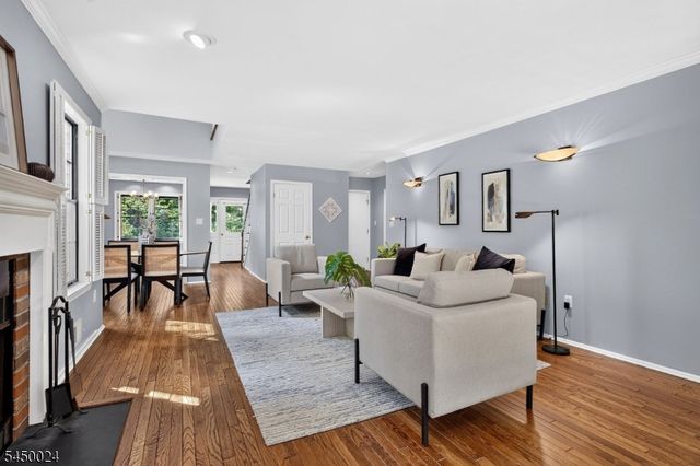 51 Manor Dr, Montgomery Twp., NJ 08540