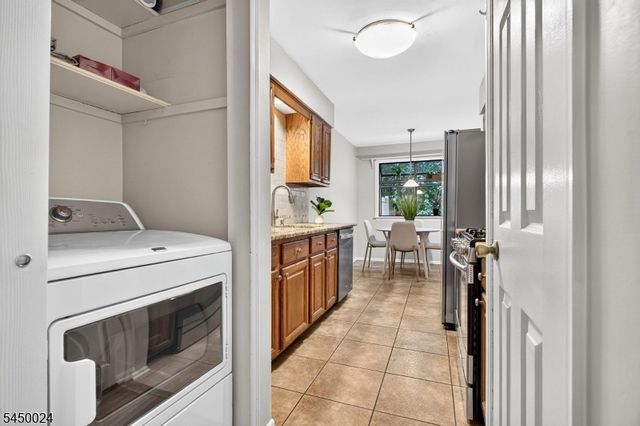 51 Manor Dr, Montgomery Twp., NJ 08540