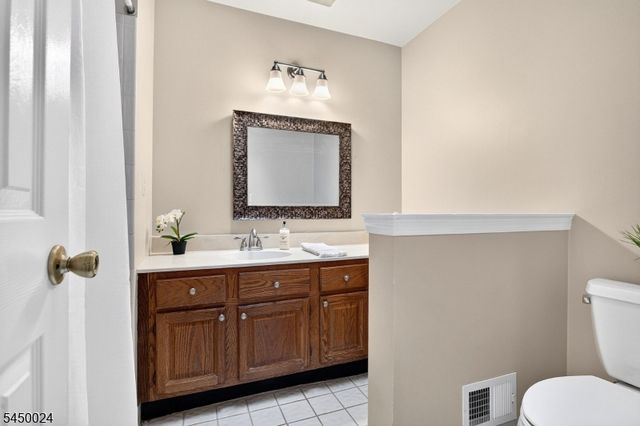 51 Manor Dr, Montgomery Twp., NJ 08540