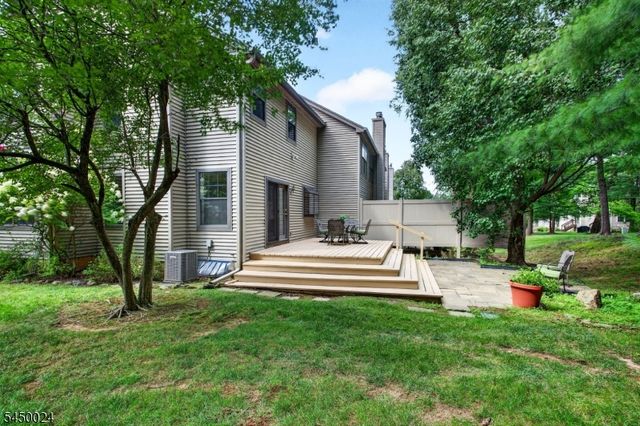 51 Manor Dr, Montgomery Twp., NJ 08540