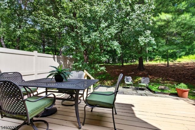 51 Manor Dr, Montgomery Twp., NJ 08540