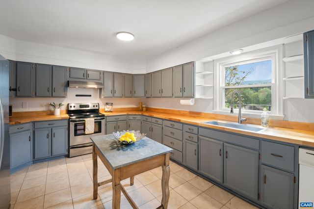 90 WINDHAVEN LN, Afton, VA 22920