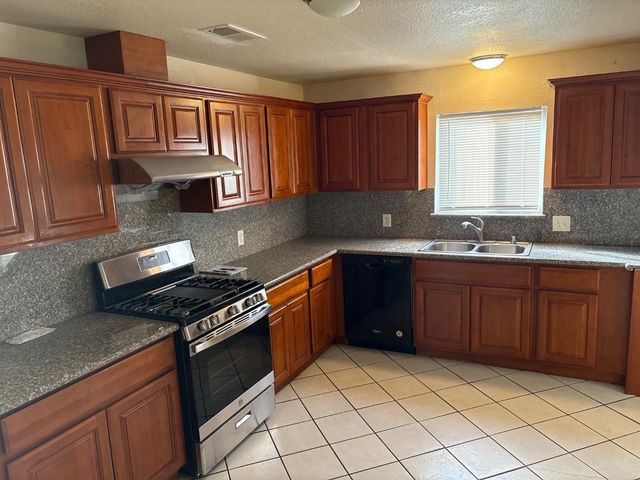 3508 Kern St, Sacramento, CA 95838