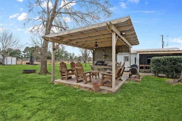 290 County Road 2286, Cleveland, TX 77327