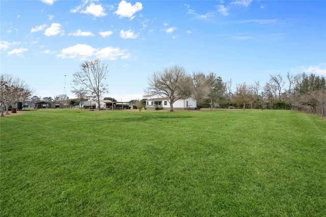 290 County Road 2286, Cleveland, TX 77327