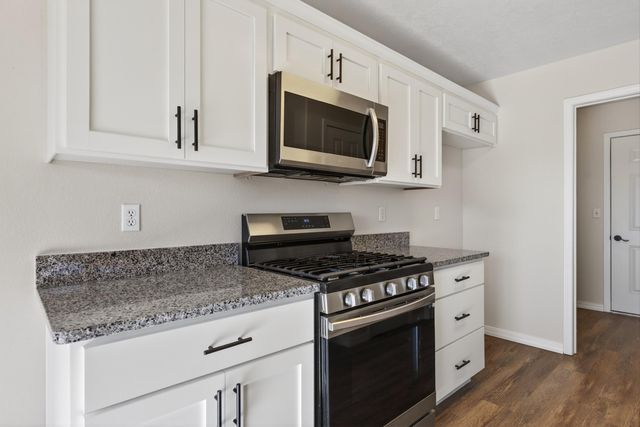 500 Little Wings Loop SW, Los Lunas, NM 87031