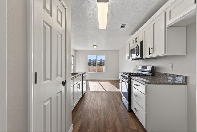 500 Little Wings Loop SW, Los Lunas, NM 87031