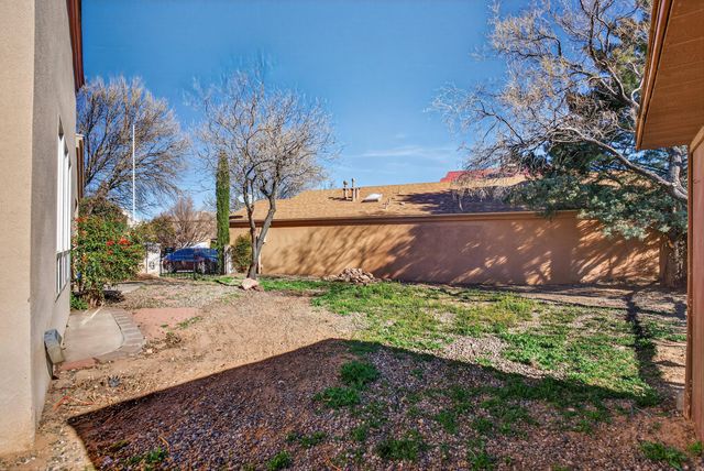 500 Little Wings Loop SW, Los Lunas, NM 87031